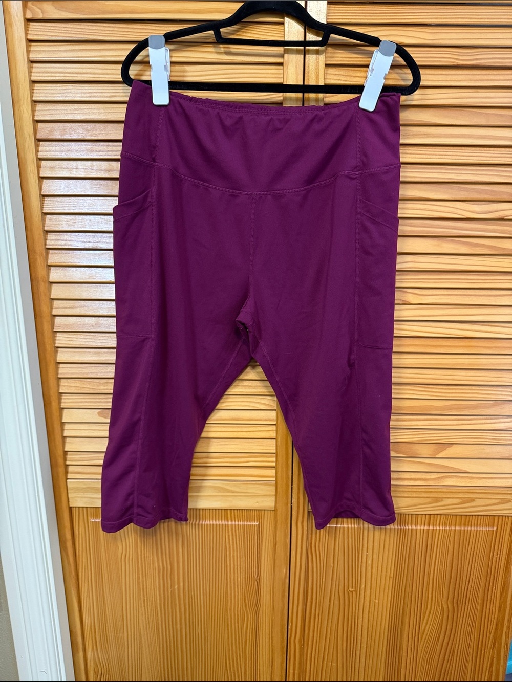 Women’s 32 degree cool Active Capri Leggings in Plum